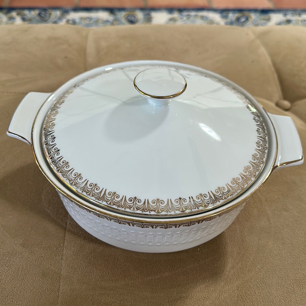 Vintage Margarete Fine China covered serving bowl dish Bavaria Germany